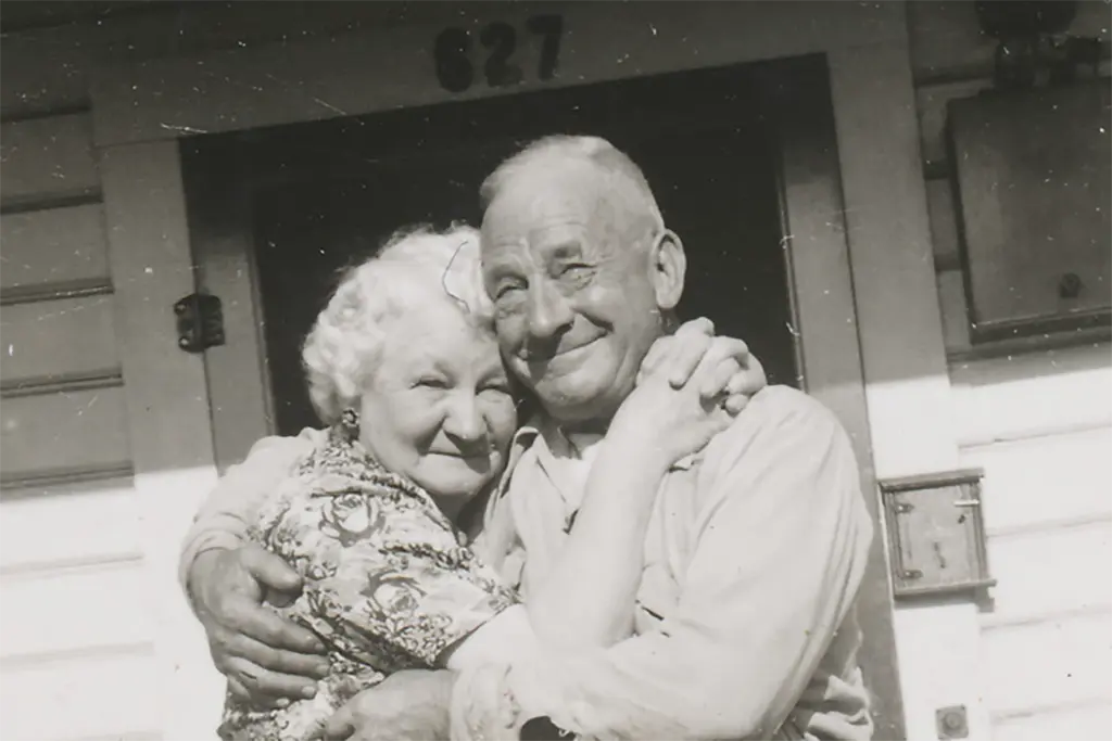 pareja de ancianos amor y resiliencia